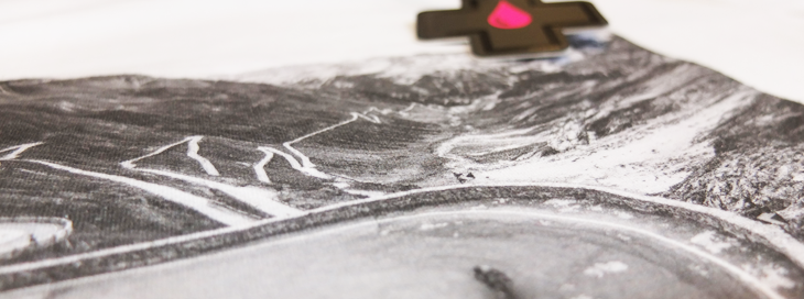 Featured image of post Dtg Printing Uk - Dtg printers typically have a platen designed to hold the garment in a fixed position, and the printer inks are jetted or sprayed onto the textile by the print head.